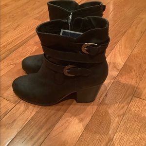 Aerosoles Women's Positivity Black Ankle Boots Size 6.5m new in box zip closure